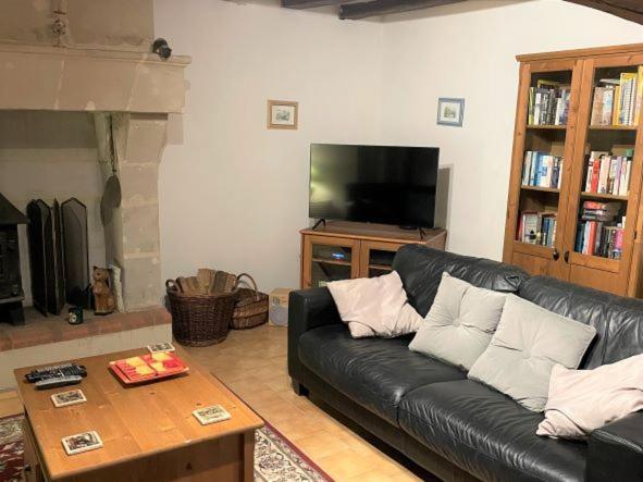 La Maison Tournesol - 3 Bedroom House With Large Garden Near Saumur Saint-Martin-de-la-Place Zewnętrze zdjęcie