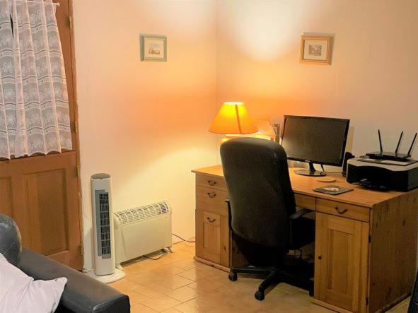 La Maison Tournesol - 3 Bedroom House With Large Garden Near Saumur Saint-Martin-de-la-Place Zewnętrze zdjęcie
